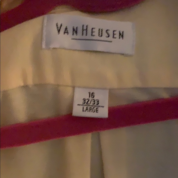 Button down - Picture 2 of 2